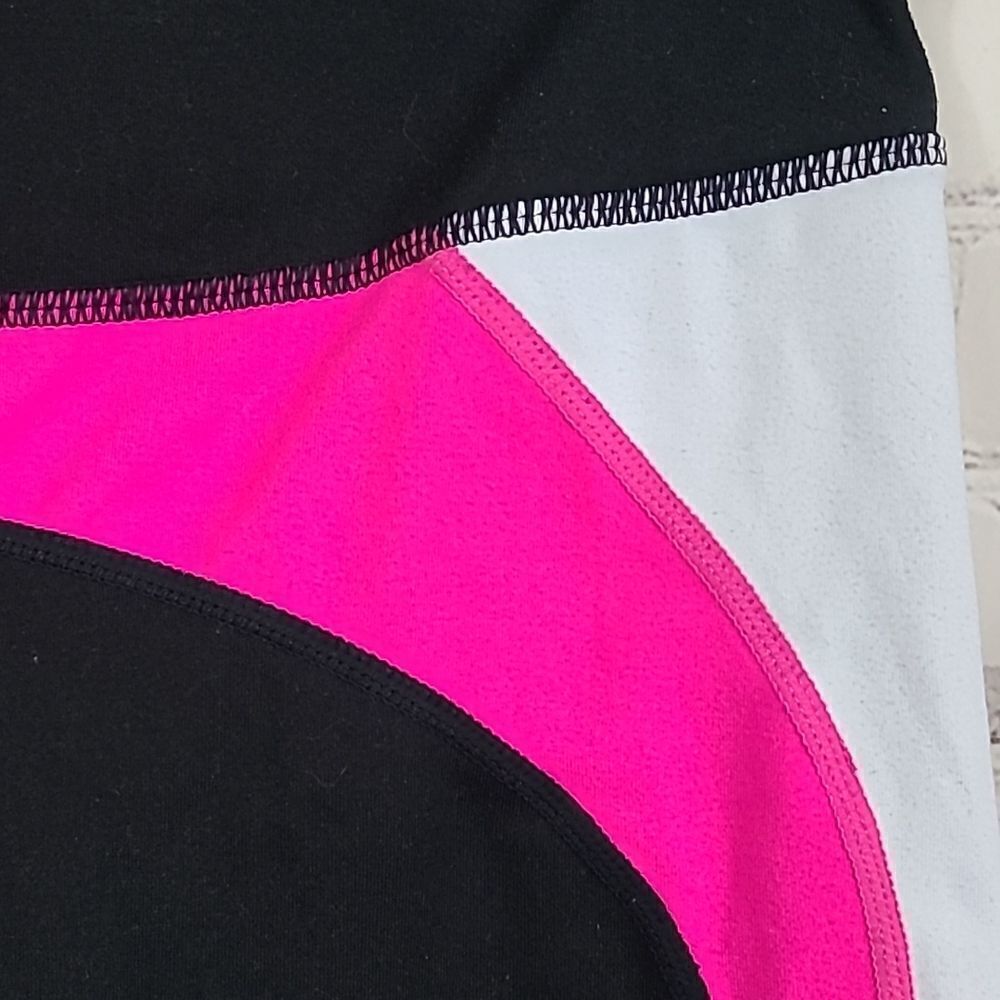 Fabletics PowerHold Capri Leggings S Black Pink Colorblock Pocket Compression - Picture 5 of 10
